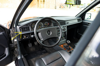 "Lefty the Vent Guard" W201 190E Mercedes Rahmen links Armaturenbrett Lüftungsdüse