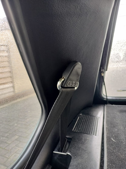 "Rabbit-Hole-Cover" Abdeckungen für die Gurthalter beim Golf 1 MK1 mit "GTi" Schriftzug
